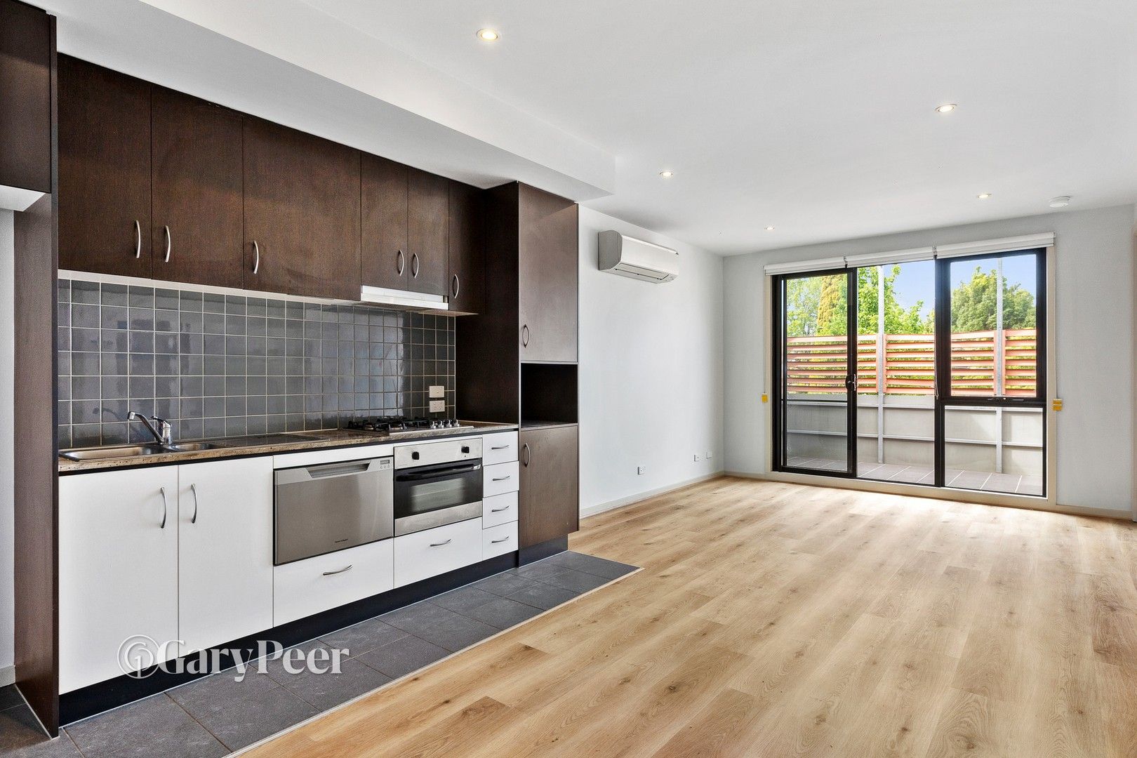1 bedrooms Apartment / Unit / Flat in 16/6-10 Lansdowne Rd ST KILDA EAST VIC, 3183