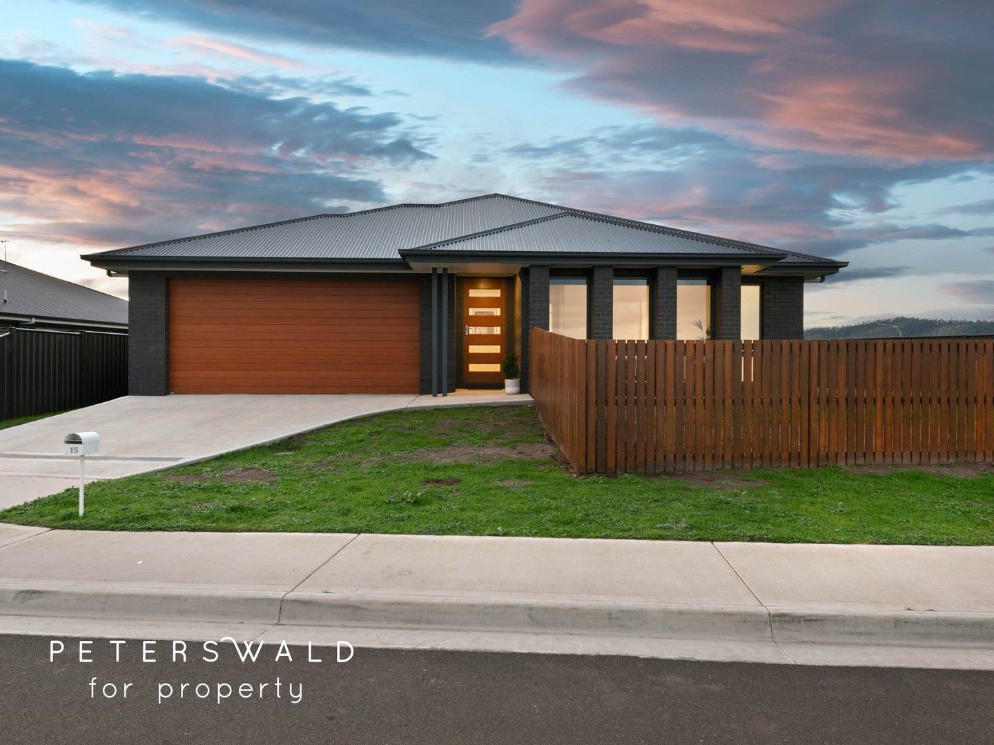 4 bedrooms House in 15 Fermoy Crescent HOWRAH TAS, 7018