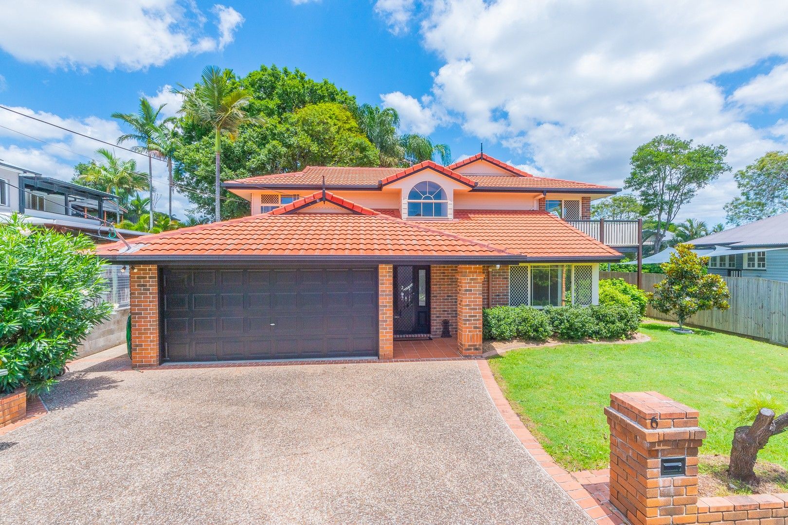 5 bedrooms House in 6 Hennessy Lane KEDRON QLD, 4031
