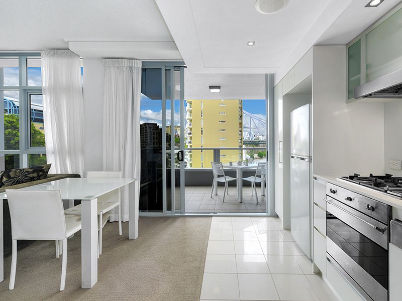 85/30 Macrossan Street, Brisbane City QLD 4000, Image 2