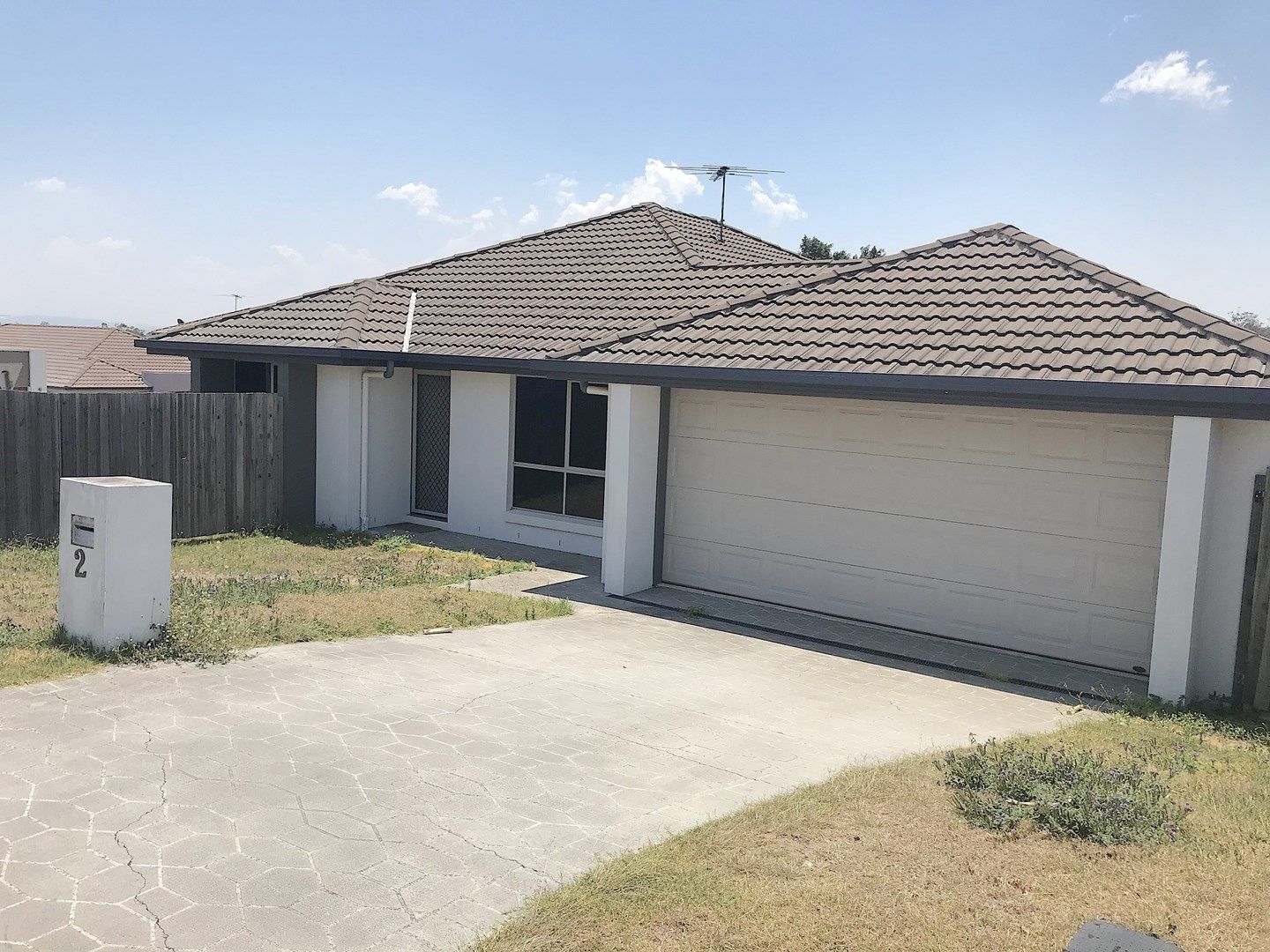 4 bedrooms House in 2 Lenton Place CALAMVALE QLD, 4116