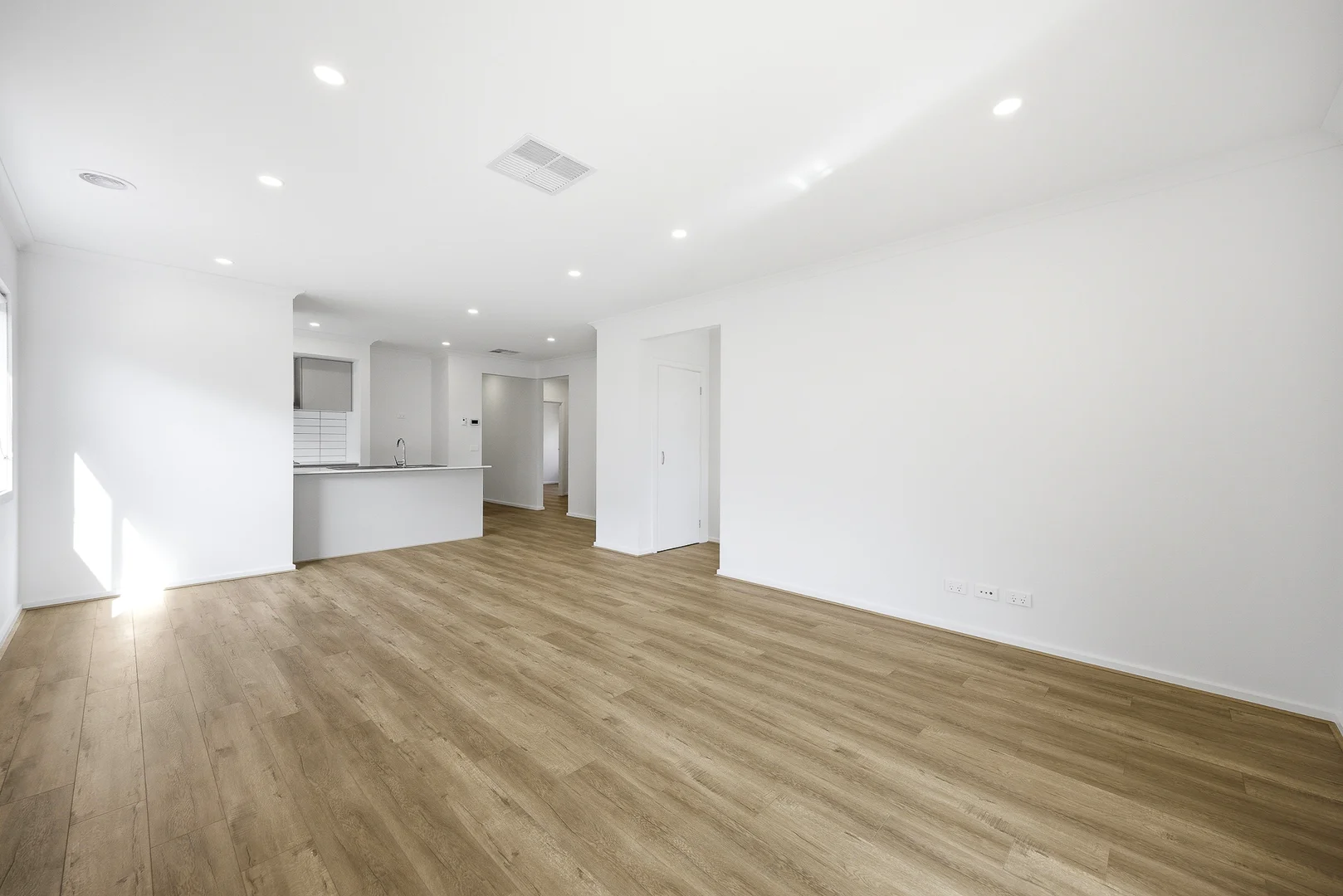 Additional image 3 of 609 Heather Grove, Clyde North VIC 3978