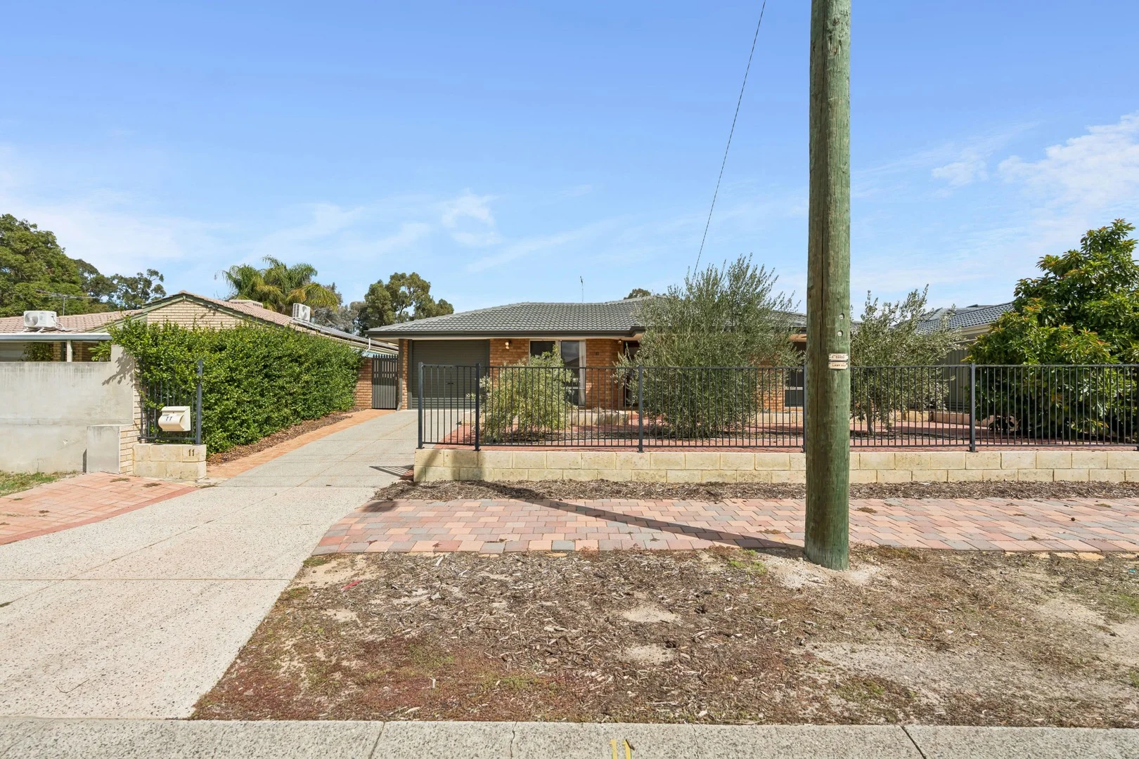 Primary image of 11 Bilby Place, Gosnells WA 6110