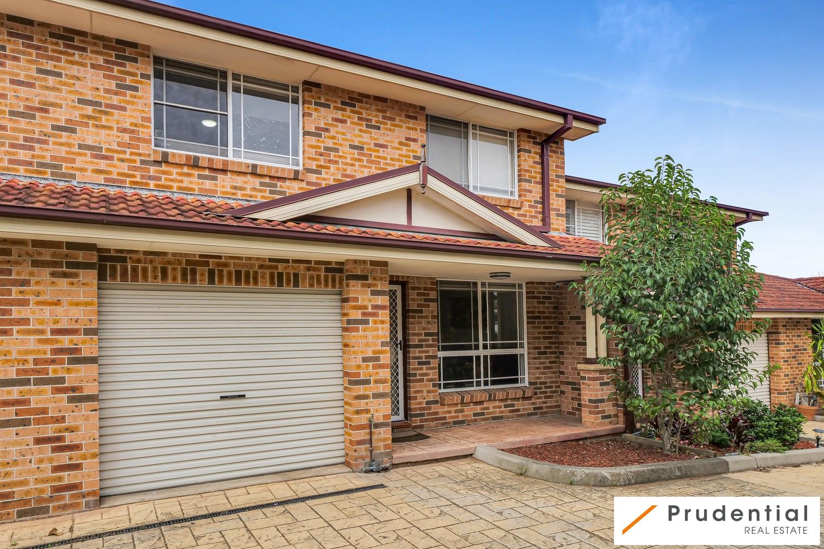 2 bedrooms Townhouse in 2/150-156 Waminda Avenue CAMPBELLTOWN NSW, 2560