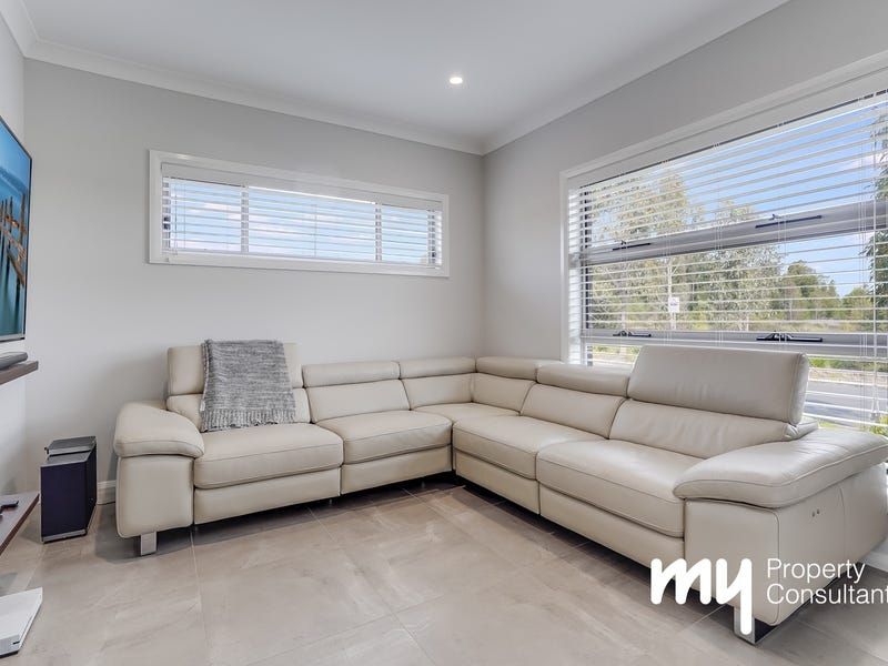 20 Minya Crescent, Gledswood Hills NSW 2557, Image 2