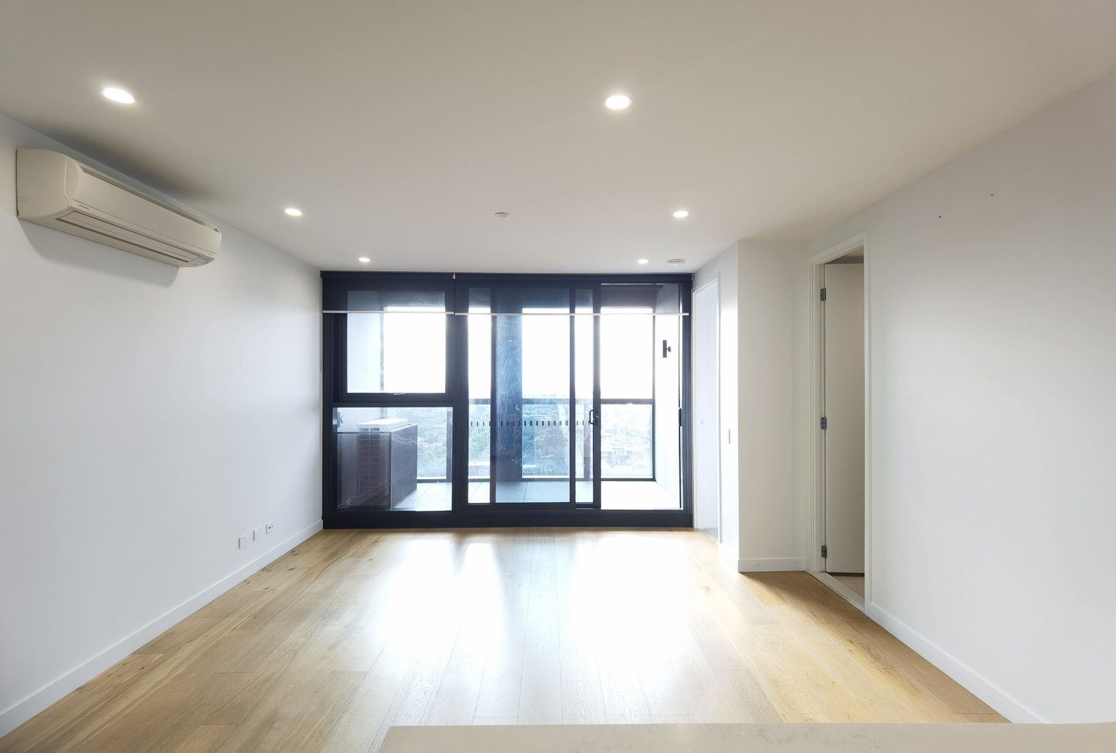 2 bedrooms Apartment / Unit / Flat in 2311/3 Young Street BOX HILL VIC, 3128