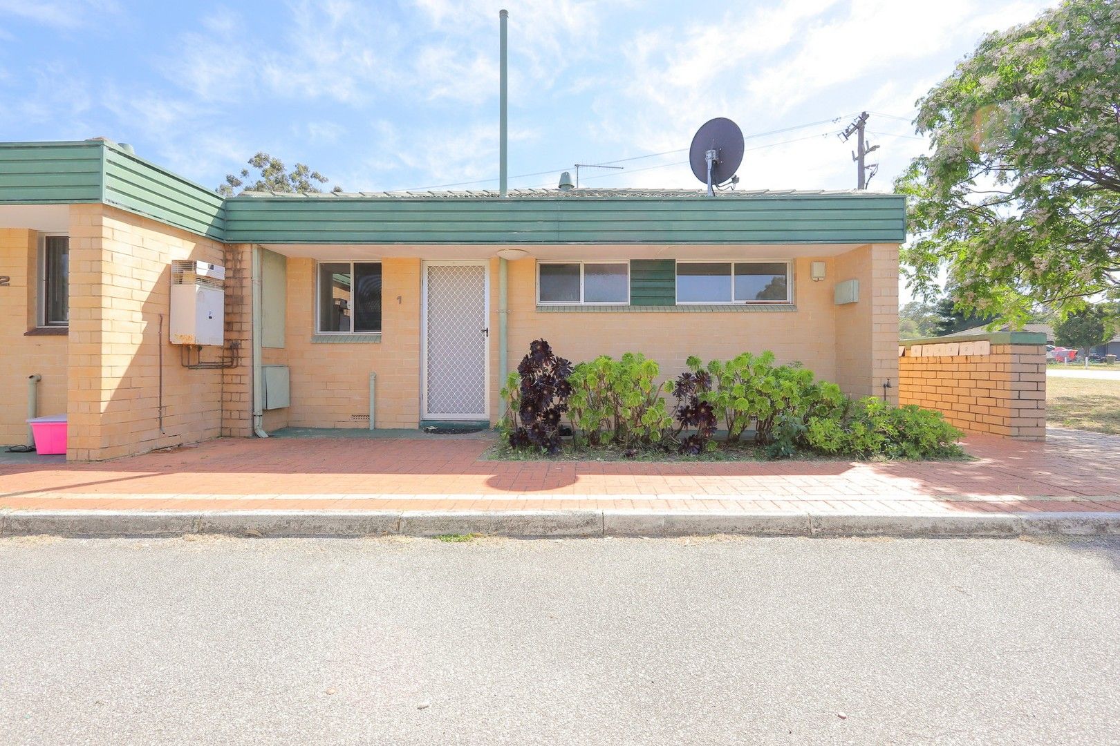 2 bedrooms Apartment / Unit / Flat in 1/2 Uldina Place PINJARRA WA, 6208