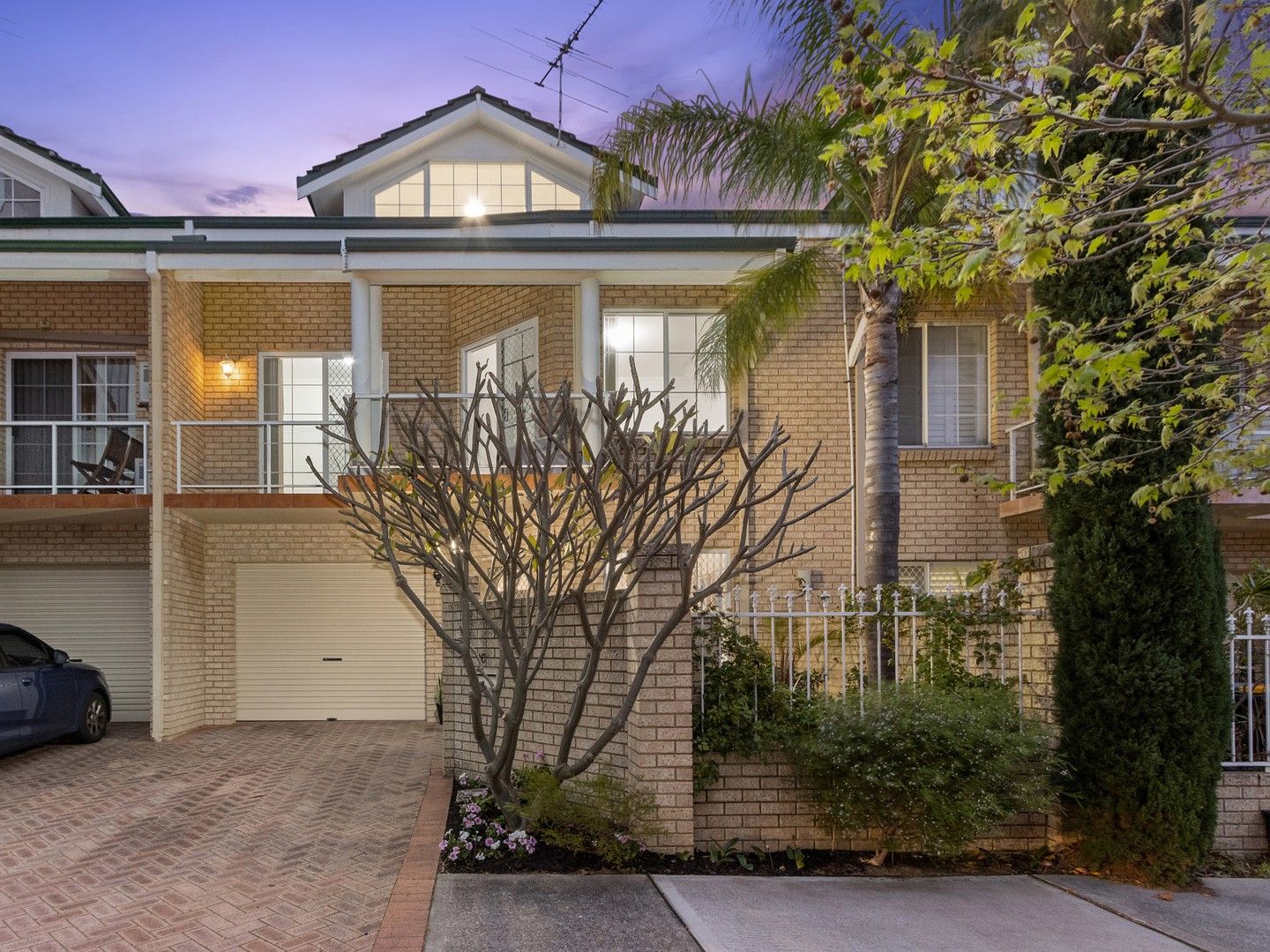 3 bedrooms Townhouse in 1C Clydesdale Street BURSWOOD WA, 6100