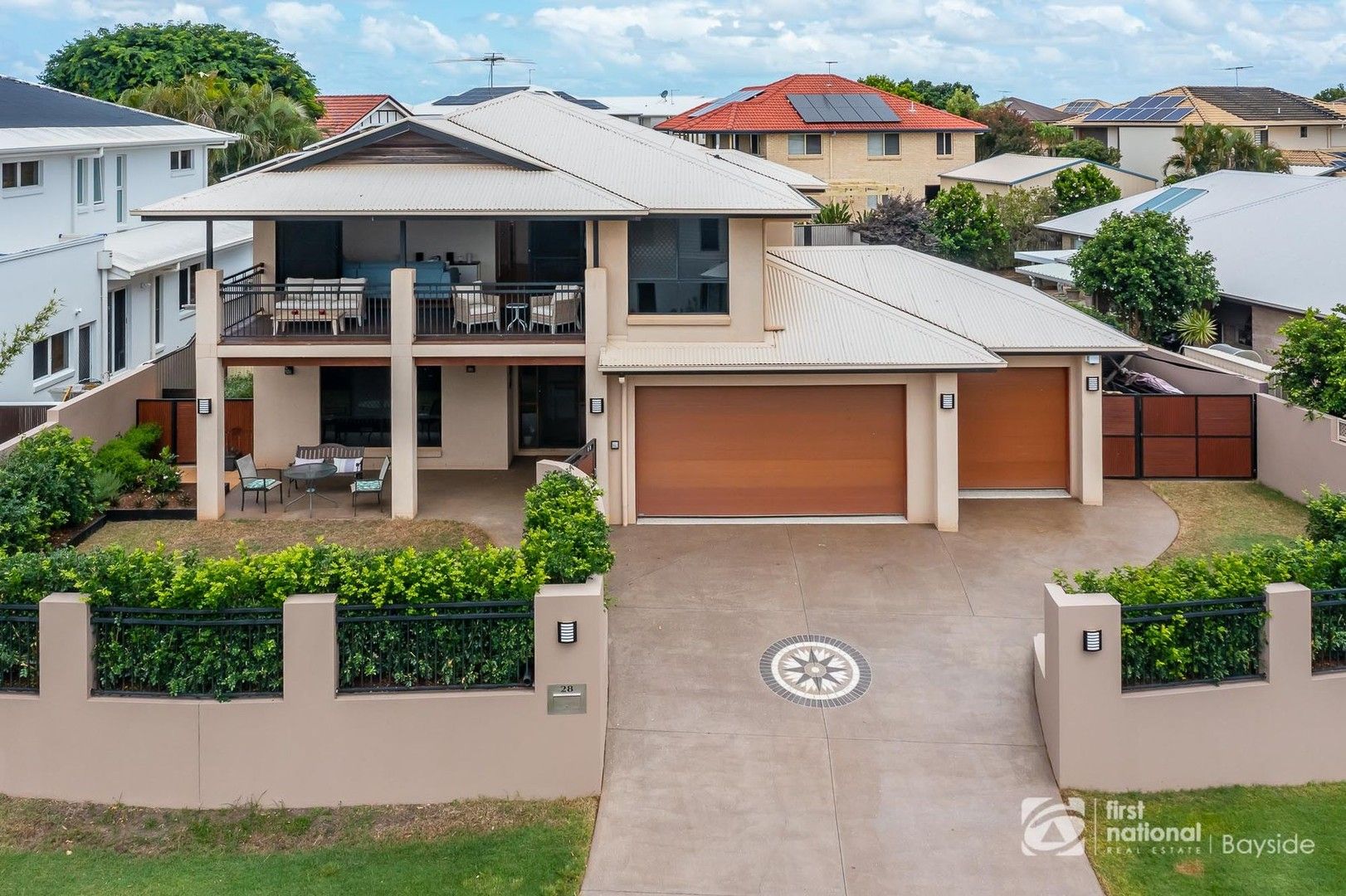 5 bedrooms House in 28 Bedarra Street REDLAND BAY QLD, 4165