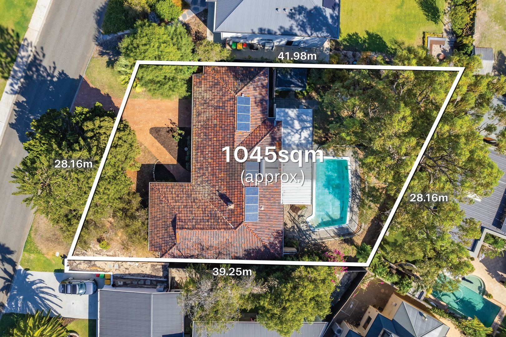 4 Yolande Place, City Beach WA 6015, Image 2