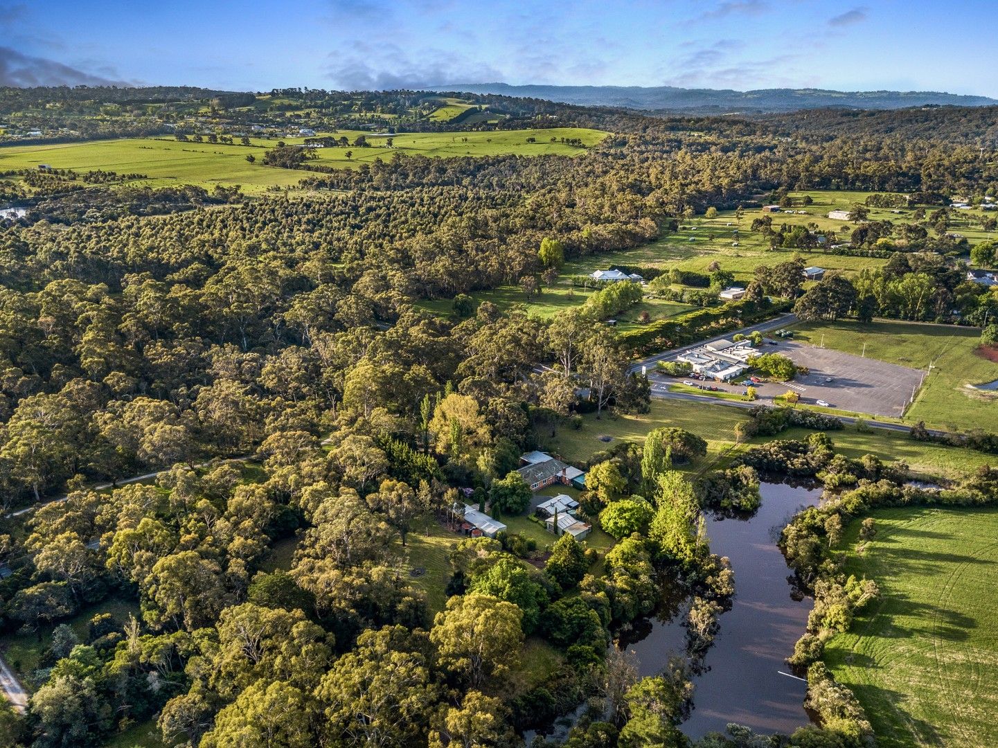 4 bedrooms House in 186 Beaconsfield-Emerald Road BEACONSFIELD VIC, 3807