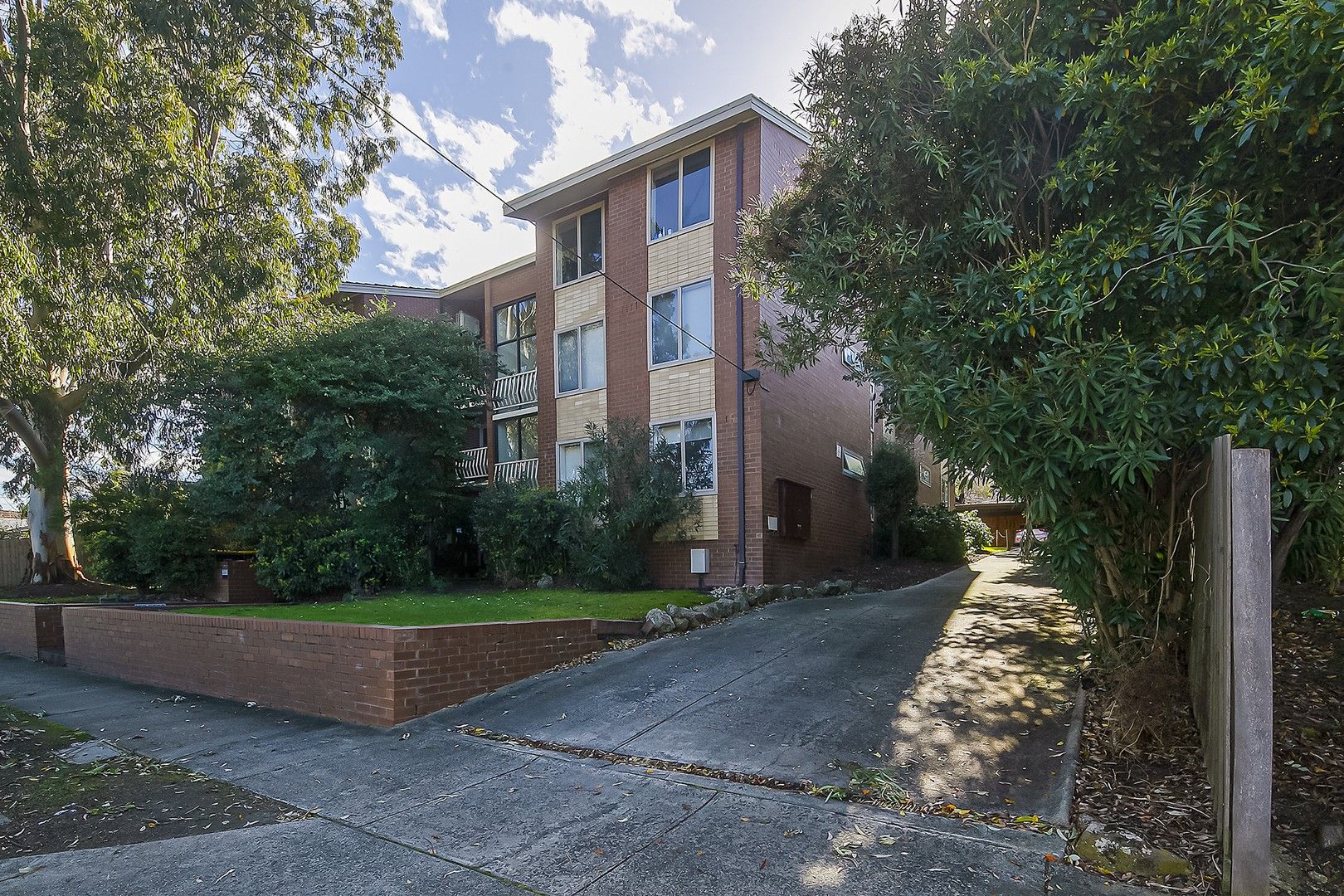 2 bedrooms Apartment / Unit / Flat in 10/10 Howard Street BOX HILL VIC, 3128