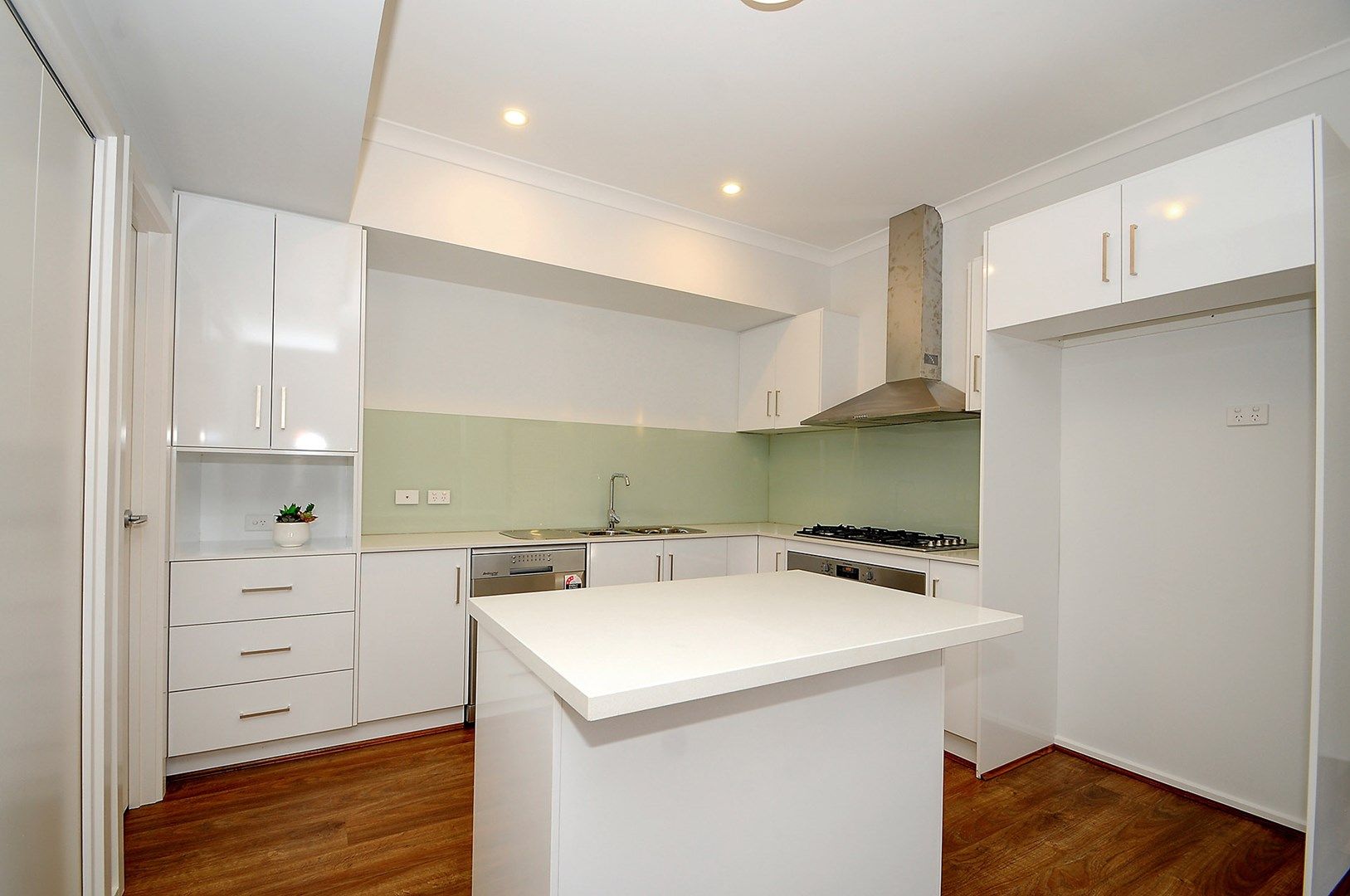 2 bedrooms Apartment / Unit / Flat in 1B/59 Stocks Road MOUNT WAVERLEY VIC, 3149