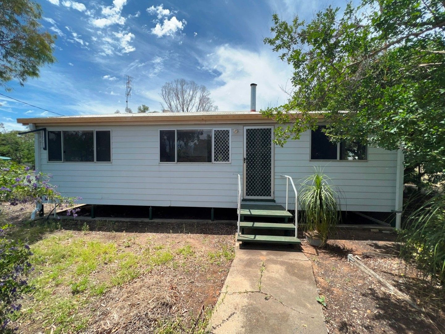 2 bedrooms House in 11 Gormleys Road CHINCHILLA QLD, 4413