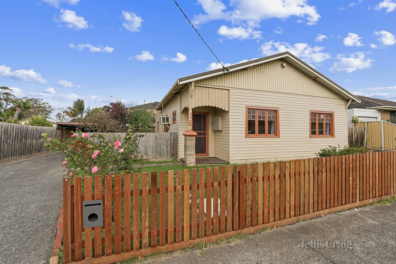 3 bedrooms House in 18 Briggs Crescent NOBLE PARK VIC, 3174