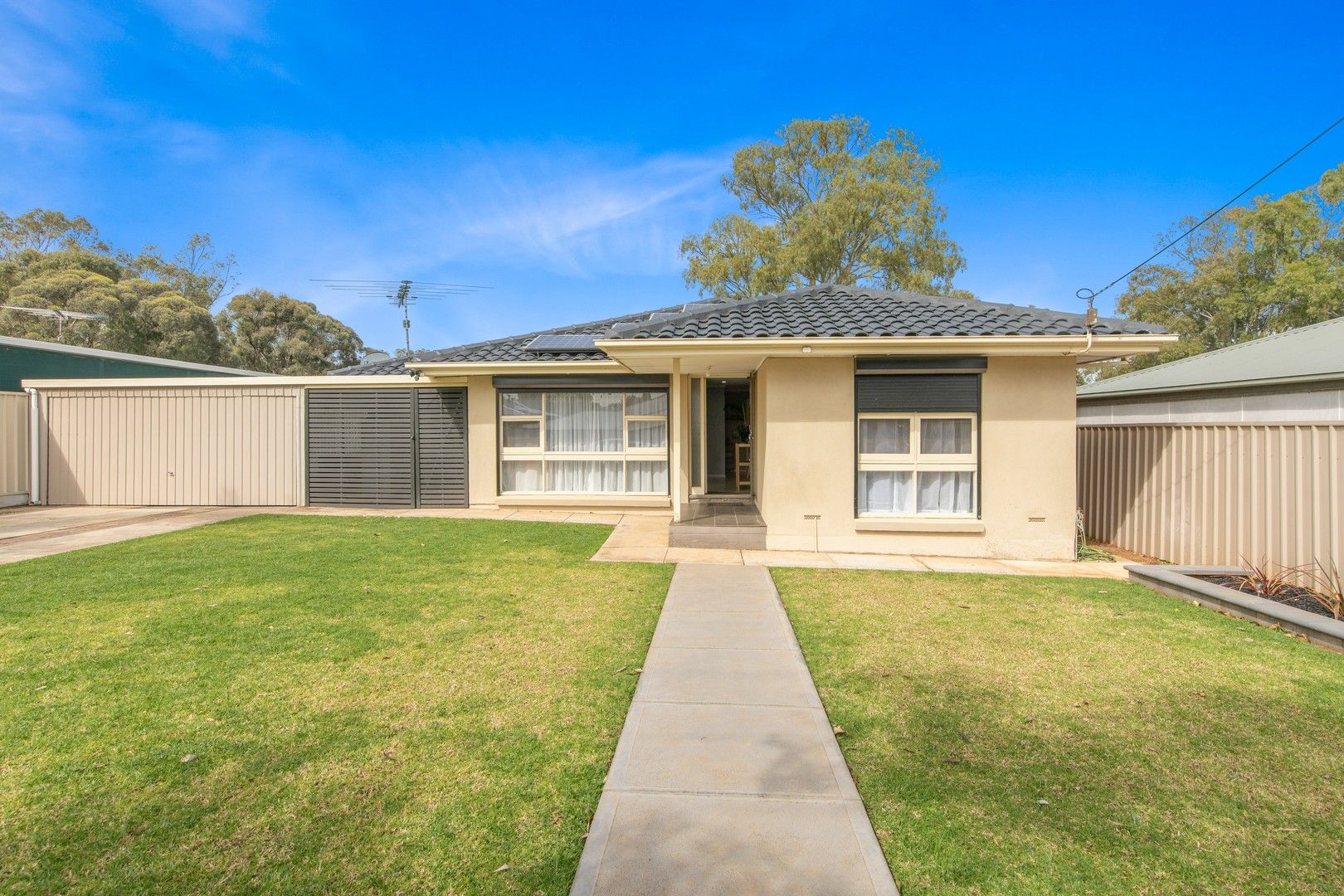 4 St Albans Road, Evanston Park SA 5116, Image 0