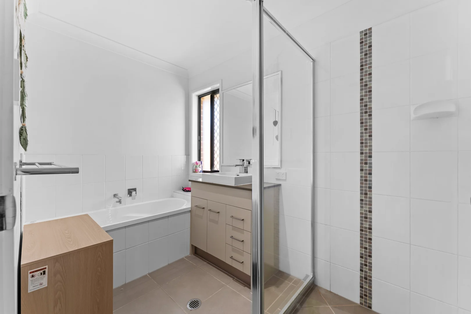 Additional image 8 of 142 Bankswood Drive, Redland Bay QLD 4165