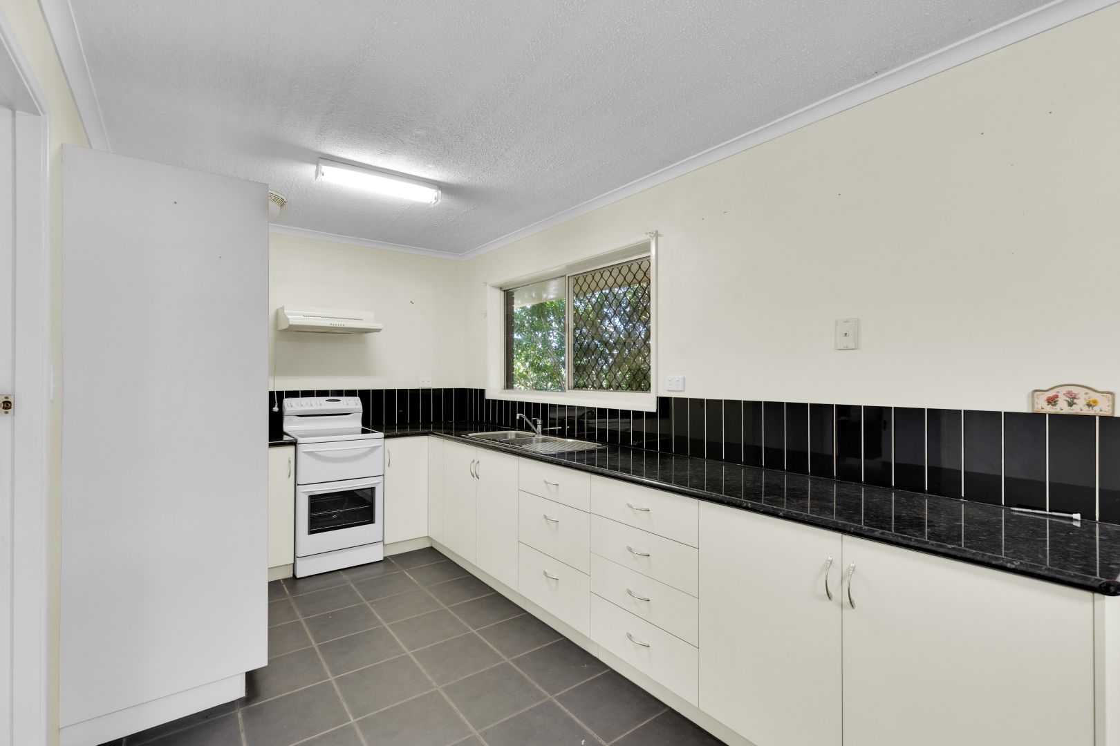 41 Proposch Street, Oakey QLD 4401, Image 1