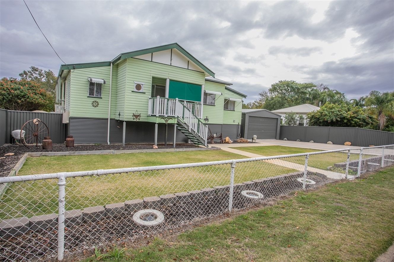 4 bedrooms House in 37 HELENA STREET CHINCHILLA QLD, 4413