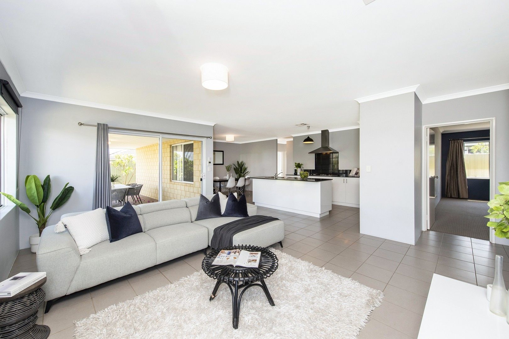 4 bedrooms House in 4 Colonial Boulevard BALDIVIS WA, 6171