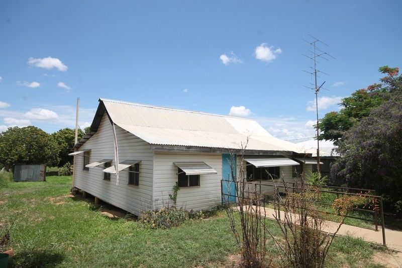 19 Melville Street, Charters Towers City QLD 4820