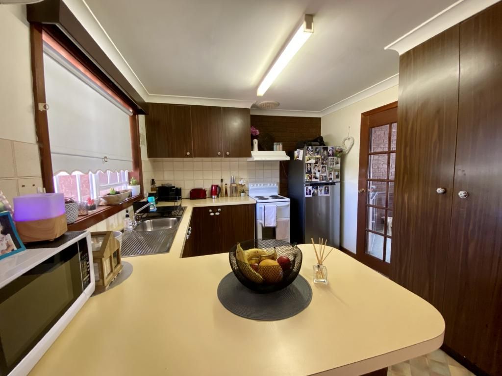 2/2 Clarke Street, Young NSW 2594, Image 2