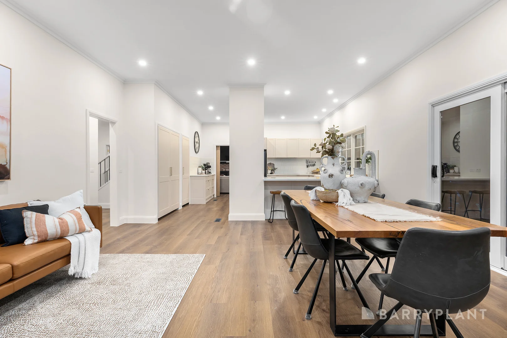 Additional image 4 of 16 Parry Drive, Mooroolbark VIC 3138