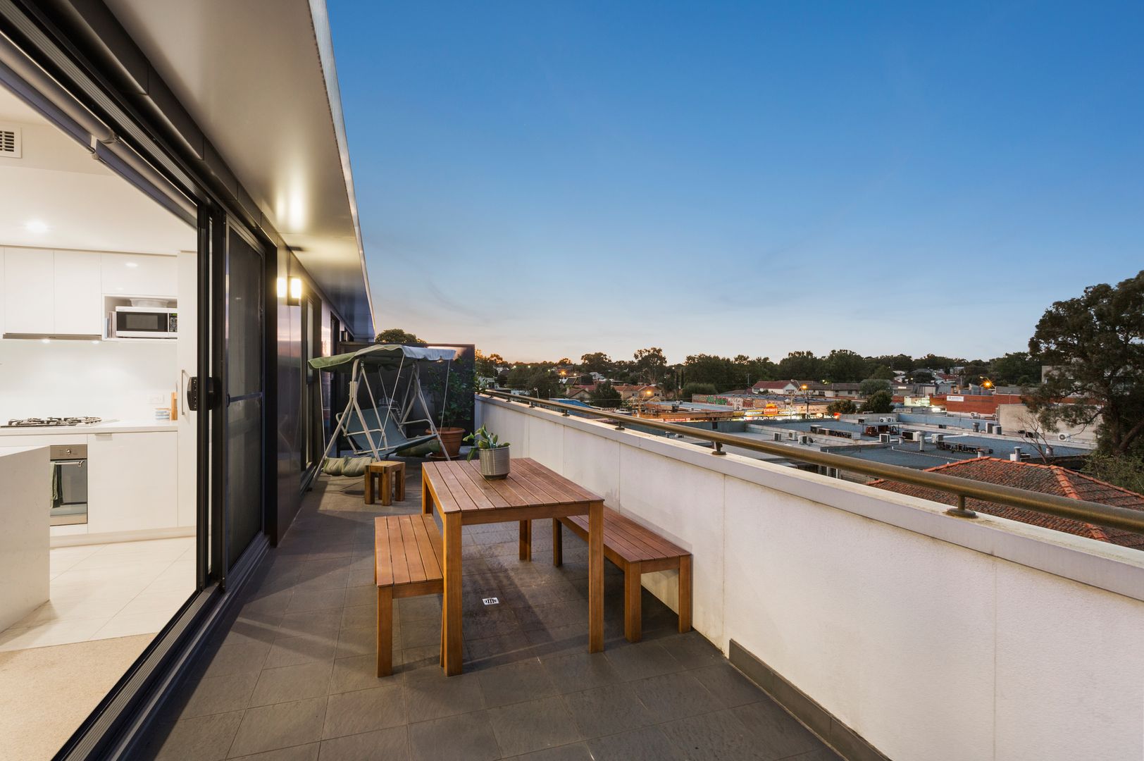 302/92 Arthur Street, Fairfield VIC 3078, Image 2