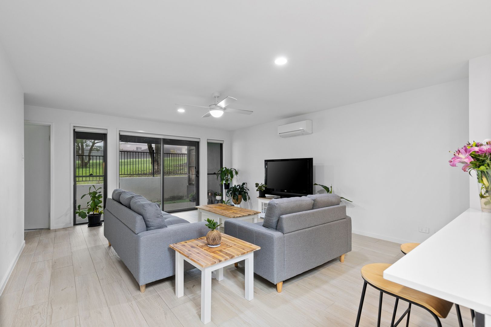 8/14-16 Empress Street, Centenary Heights QLD 4350, Image 2