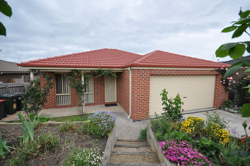 4 bedrooms House in 96 Church Street DROUIN VIC, 3818