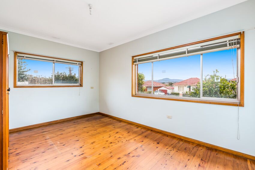 31 Illowra Crescent, Primbee NSW 2502, Image 2