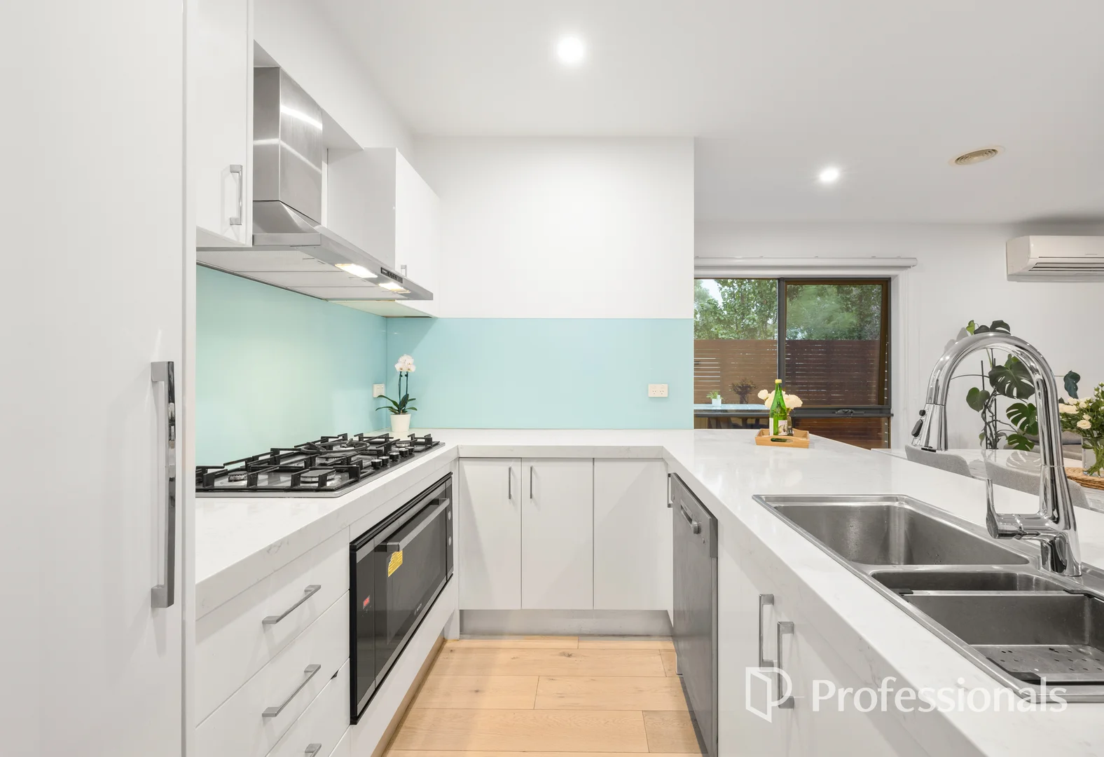 Additional image 4 of 2/7 Toinette Court, Doncaster East VIC 3109