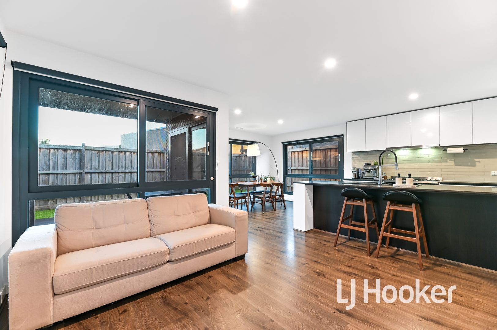 21 Freiberger Grove, Clyde North VIC 3978, Image 1
