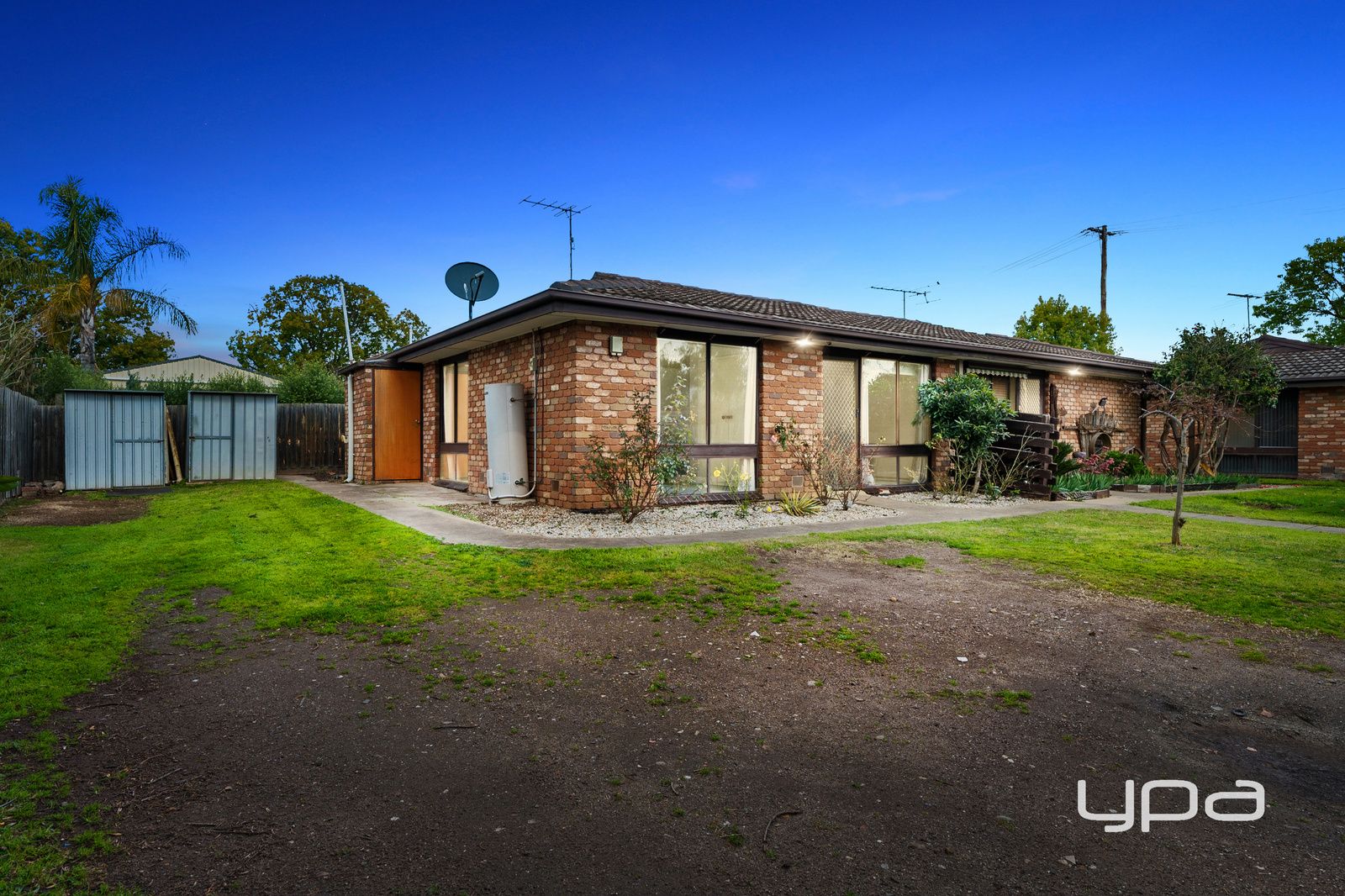 2 bedrooms Apartment / Unit / Flat in 4/20 Standfield Street BACCHUS MARSH VIC, 3340