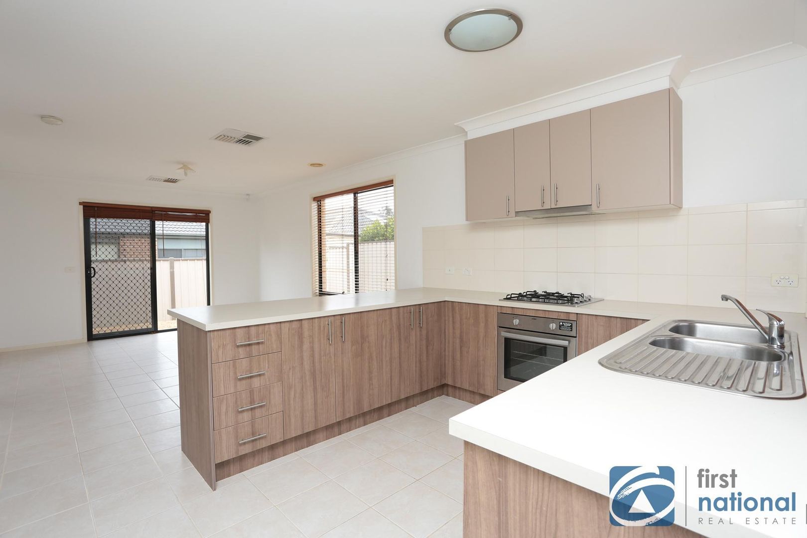 42 Wilkins Crescent, Burnside Heights VIC 3023, Image 2