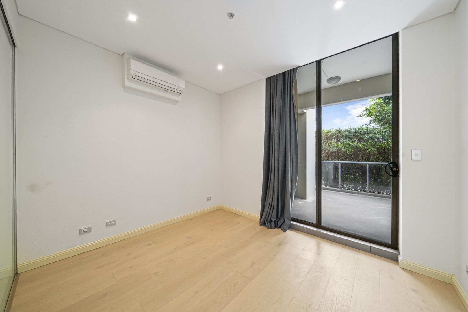 1 bedrooms Apartment / Unit / Flat in 304/7 Crescent Street WATERLOO NSW, 2017