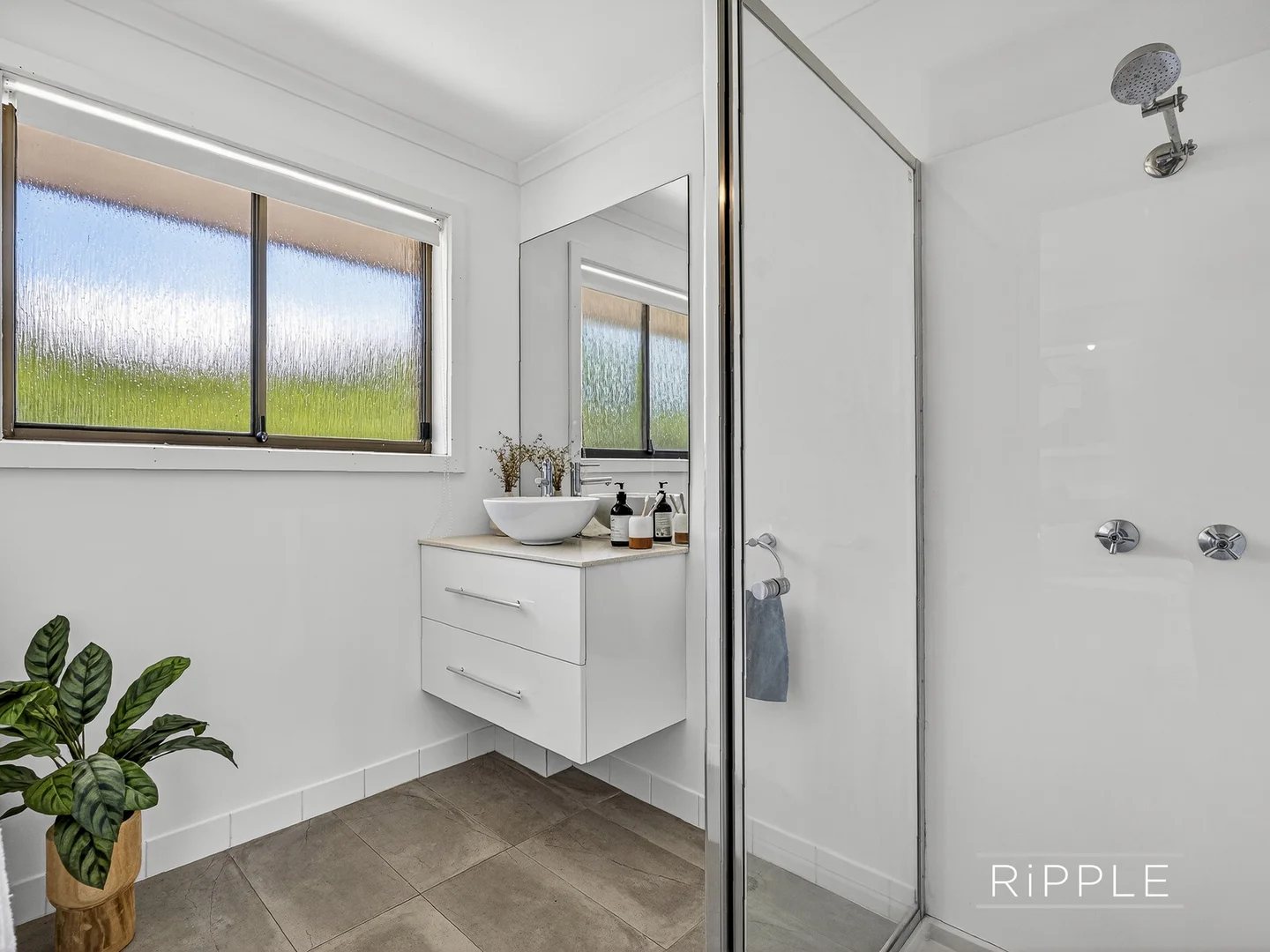 Additional image 16 of 2/8 Paringa Road, Glenorchy TAS 7010