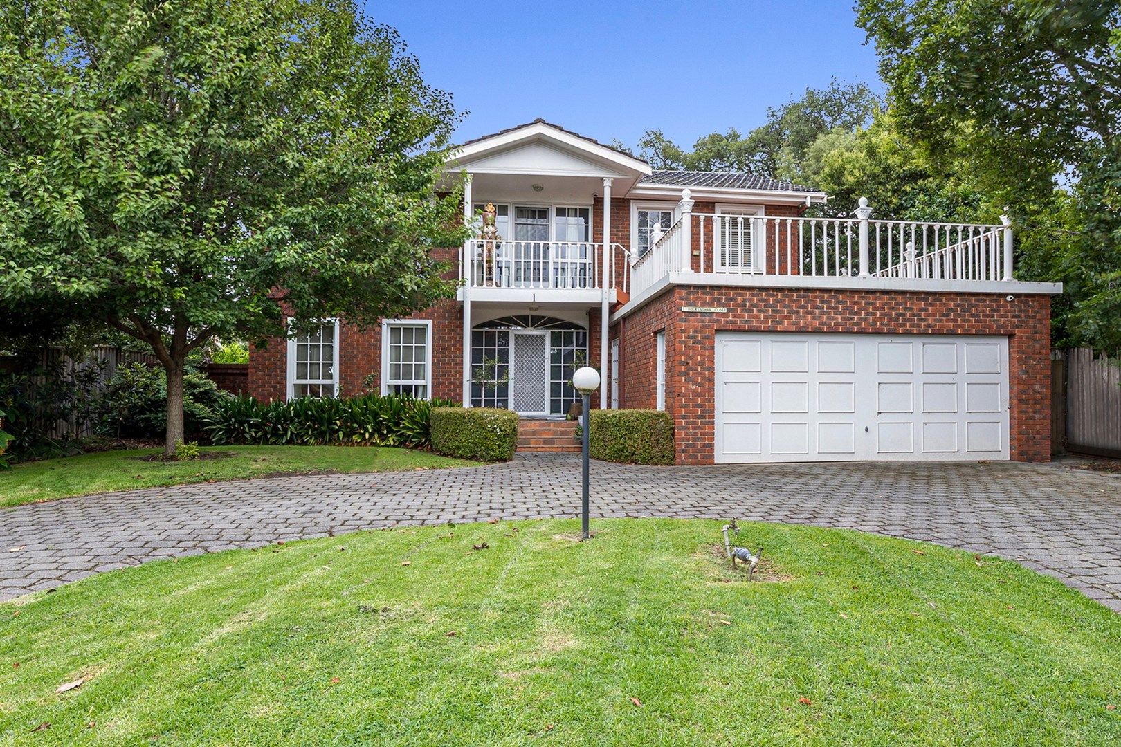 5 bedrooms House in 1 Rockingham Close KEW VIC, 3101