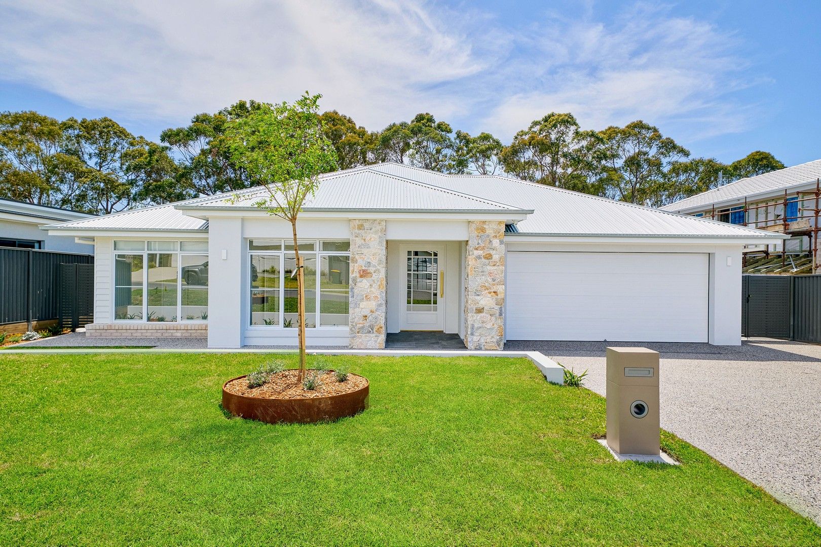5 bedrooms House in 19 Caitlin Darcy Parkway PORT MACQUARIE NSW, 2444
