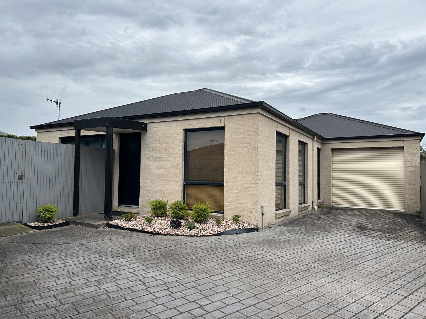 2 bedrooms Apartment / Unit / Flat in 4/4 Annette court WARRNAMBOOL VIC, 3280