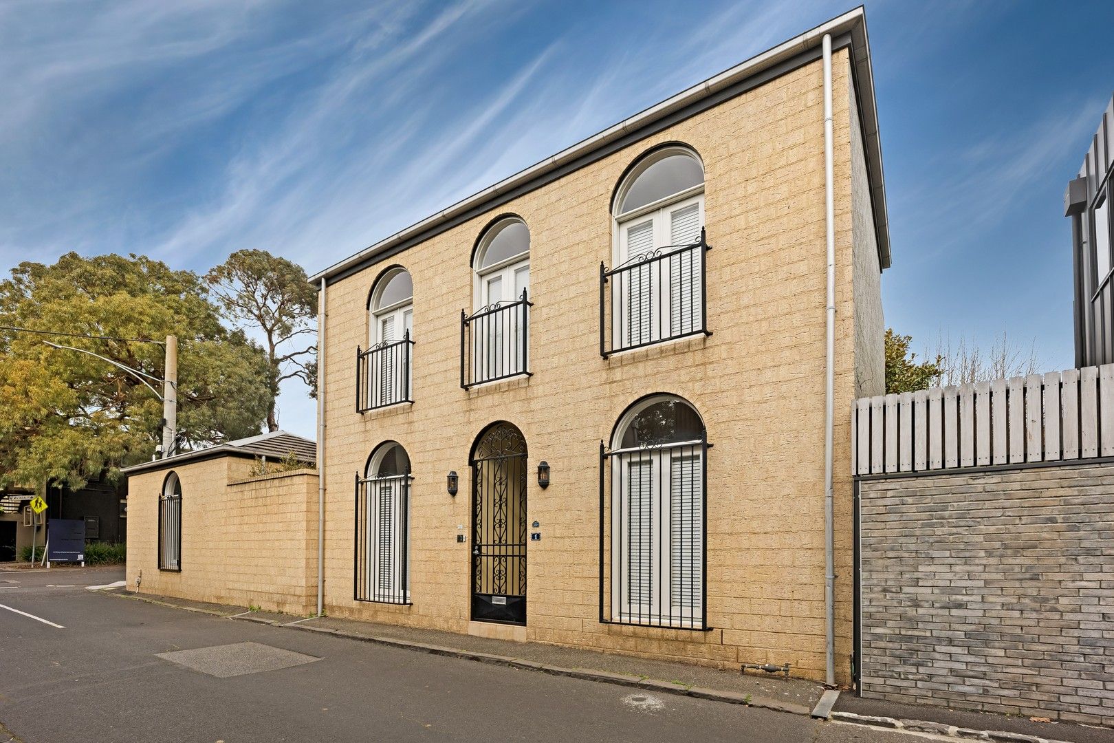 3 bedrooms House in 1 McMicken Lane PRAHRAN VIC, 3181