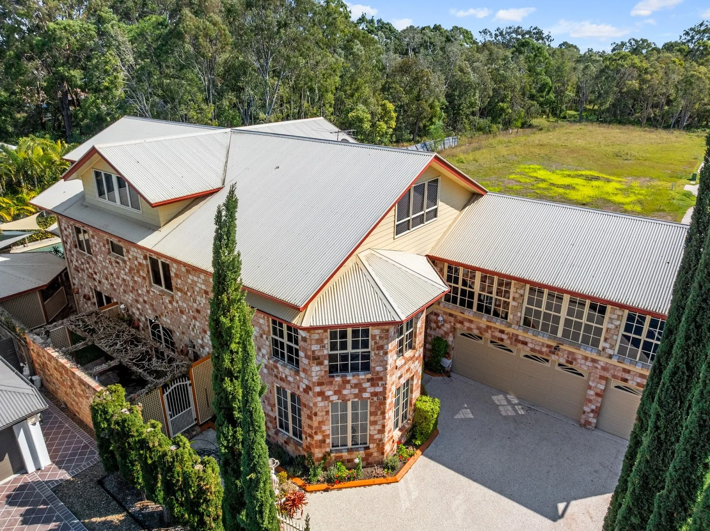 Primary image of 4 Casey Close, Ormiston QLD 4160