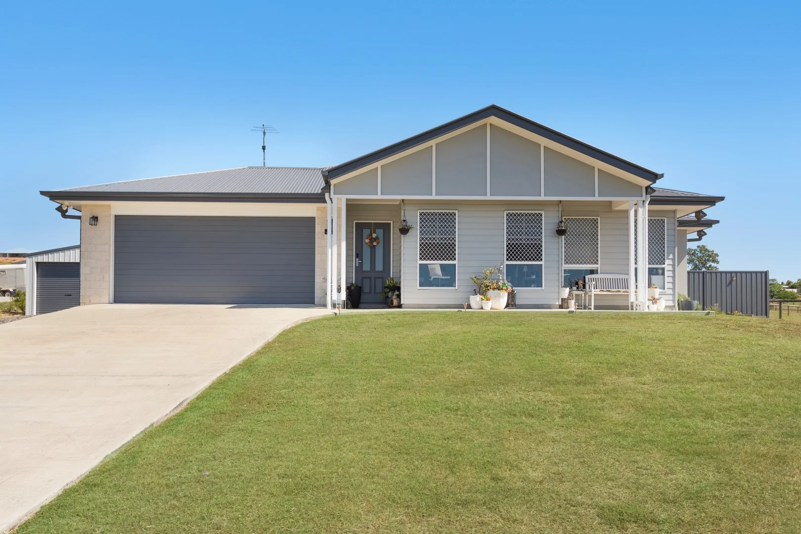 8 Ridgevale Drive, Regency Downs QLD 4341