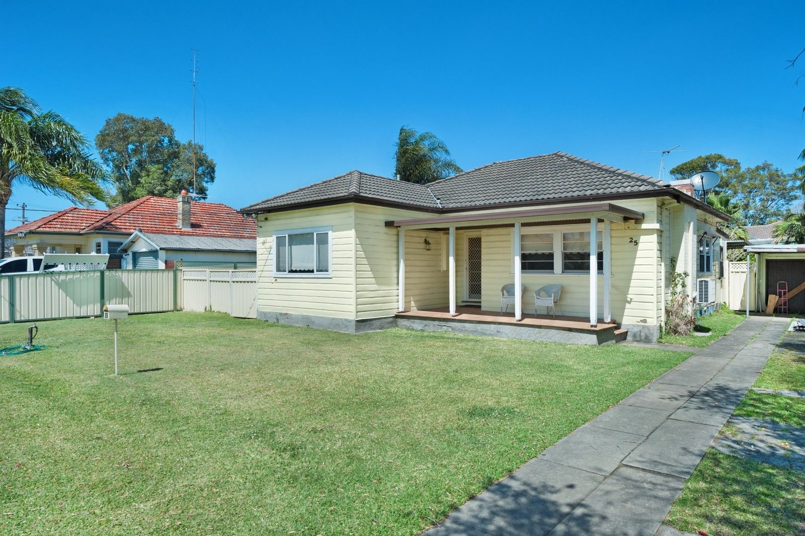 25 Thompson Street, Belmont South Property History & Address Research