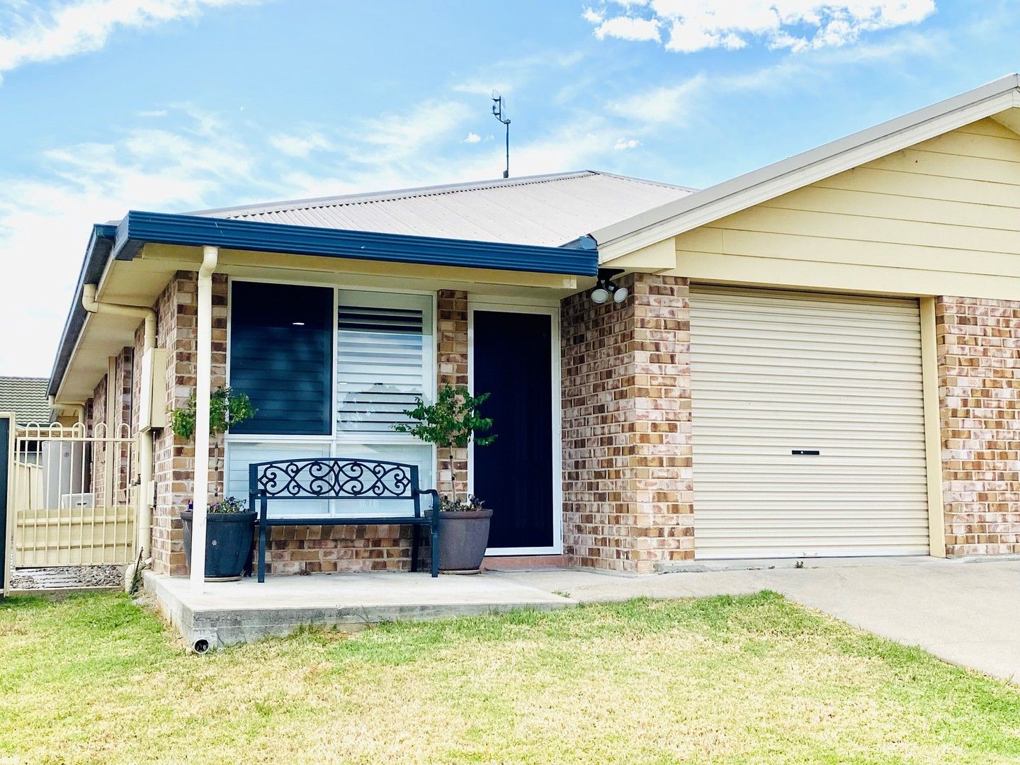 2 bedrooms House in 1/10 Karwin Street TAMWORTH NSW, 2340
