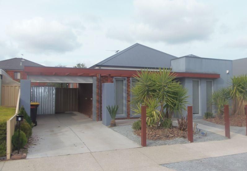 2 bedrooms House in 3 Orrong Parade CAROLINE SPRINGS VIC, 3023