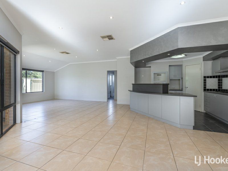 7 Blade Road, Canning Vale WA 6155, Image 2