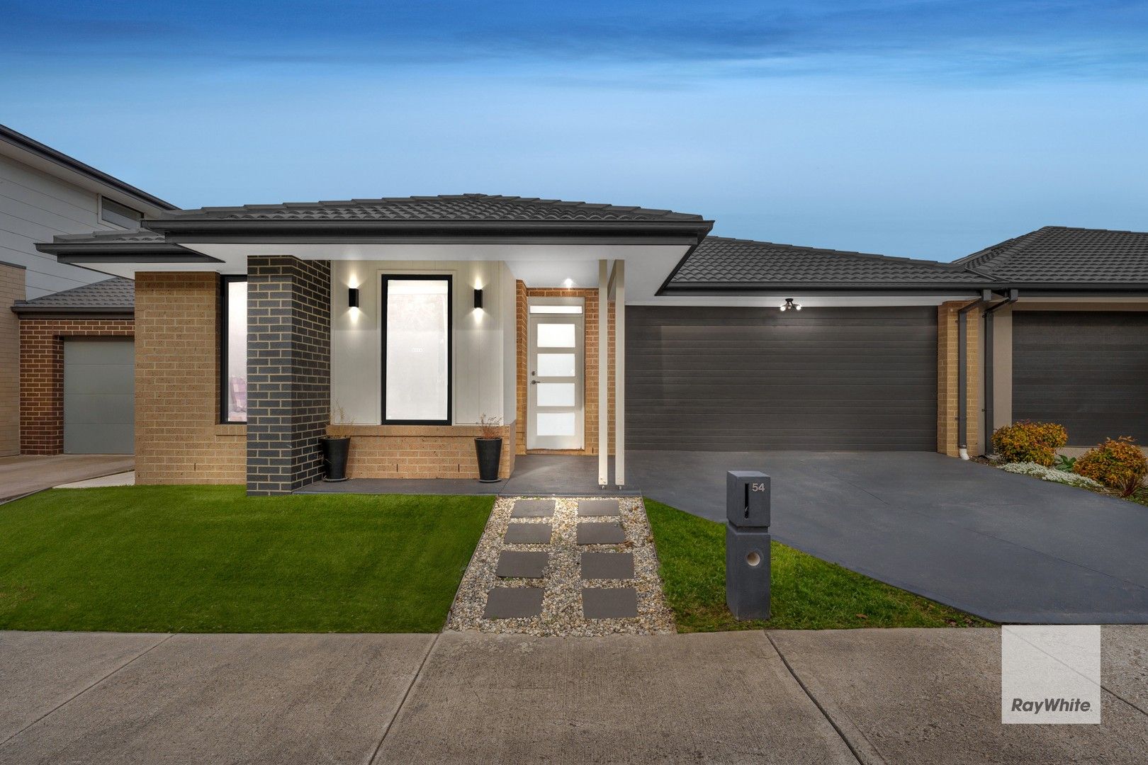 3 bedrooms House in 54 Light Horse Circuit SUNBURY VIC, 3429