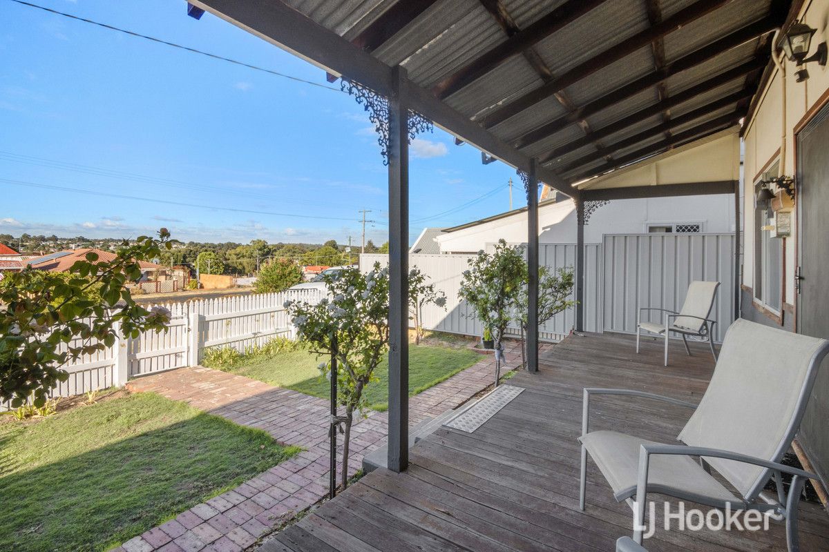 127 Wittenoom Street, Collie WA 6225, Image 2