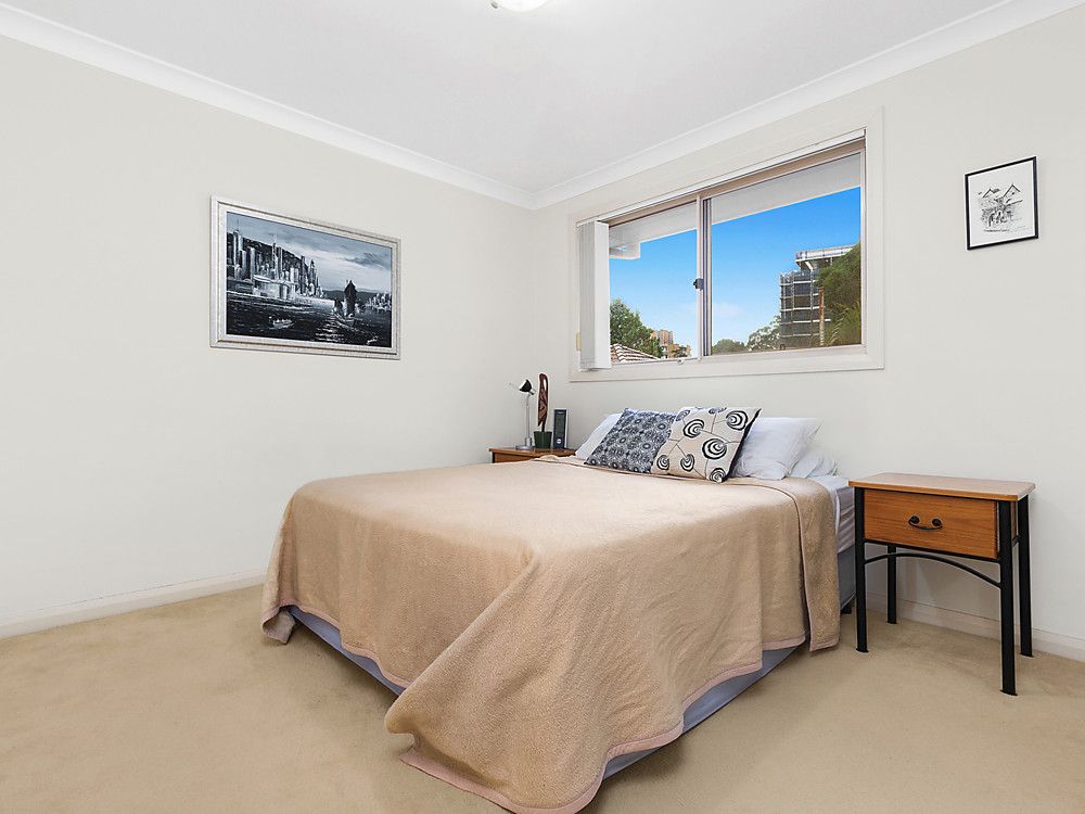 2/14 Staff Street, Wollongong NSW 2500, Image 2